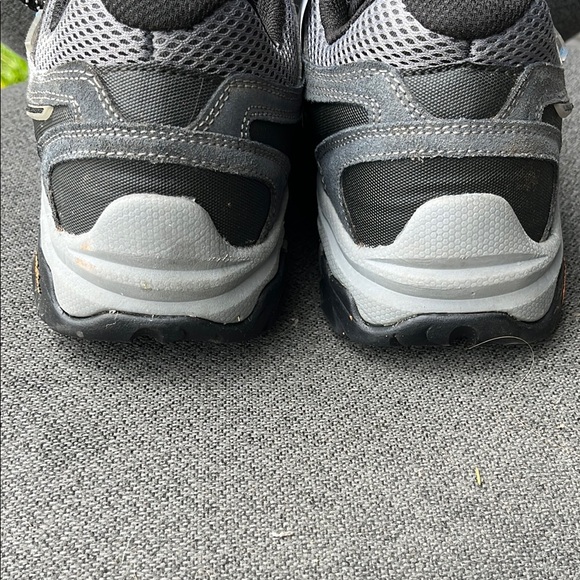 Hi-Tec Men's Gray and Black Hiking Shoes - Picture 3 of 5